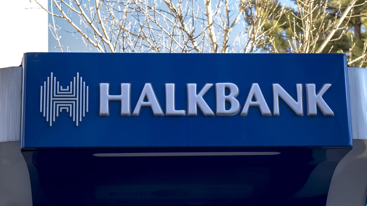 Halkbank’tan yeni karar! Emekli maaşını getirenlere 250.000 TL